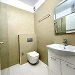 아파트 Aj Apartments: Hidden Gem In The Heart Of Beach