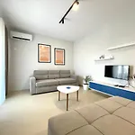 Aj Apartments: Hidden Gem In The Heart Of Beach * Velipojë