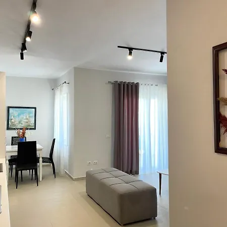 Aj Apartments: Hidden Gem In The Heart Of Beach Apartamento Velipojë