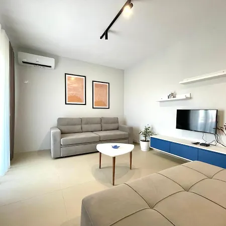 Aj Apartments: Hidden Gem In The Heart Of * Velipojë